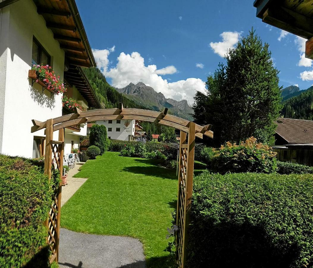 Haus Rosi Apartment Sankt Leonhard im Pitztal Bagian luar foto