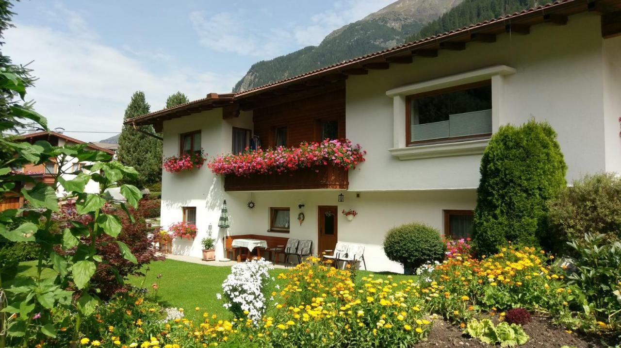 Haus Rosi Apartment Sankt Leonhard im Pitztal Bagian luar foto